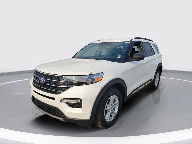 Certified 2024 Ford Explorer XLT w/ Equipment Group 202A AWD/4WD image 3