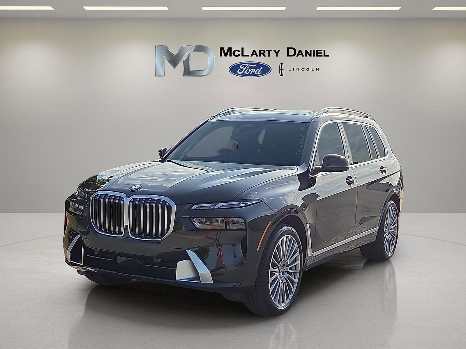 Used 2026 BMW X7 xDrive40i w/ Premium Package AWD/4WD image 2