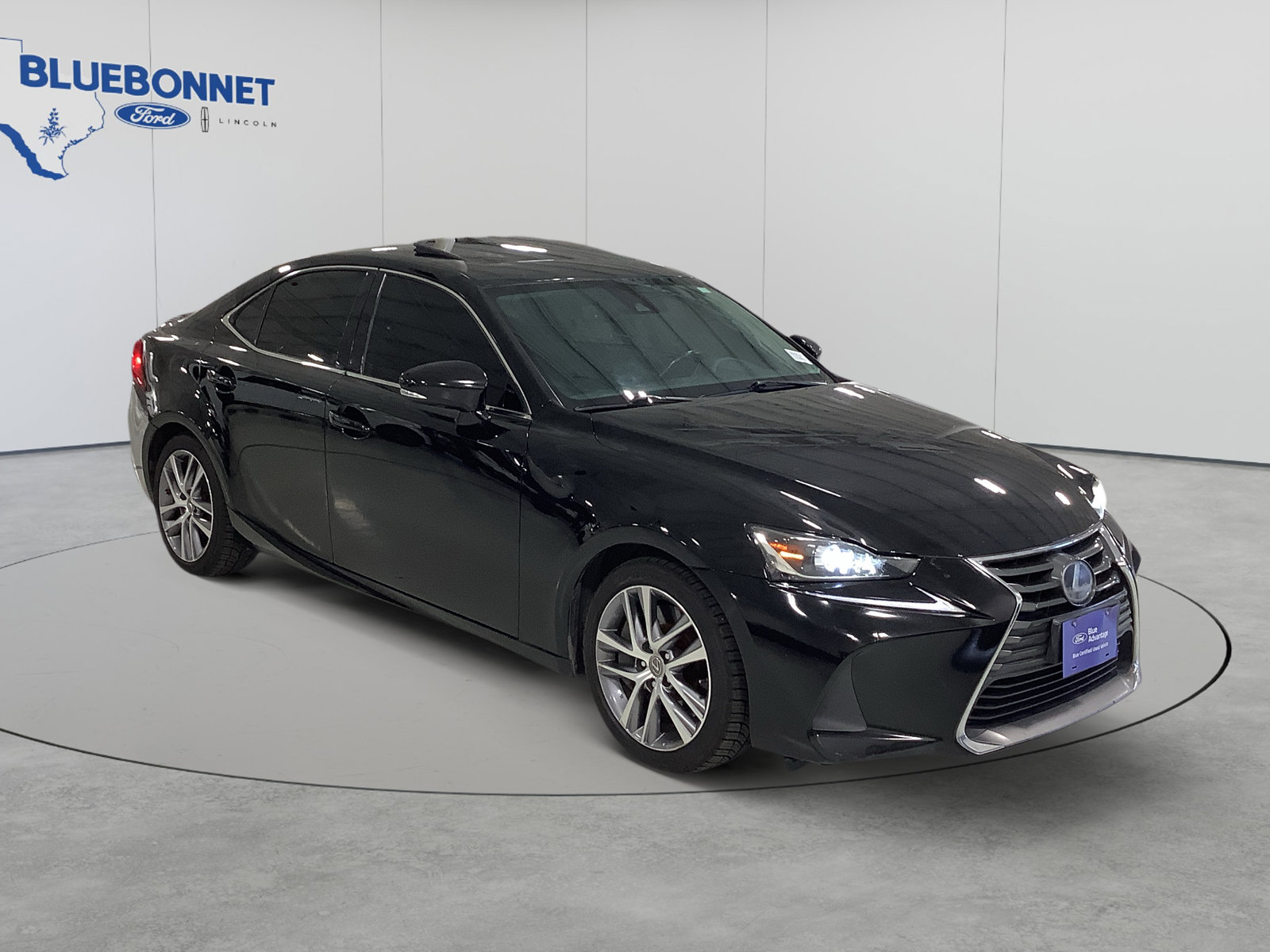 Used 2019 Lexus IS 300 w/ Accessory Package RWD image 3