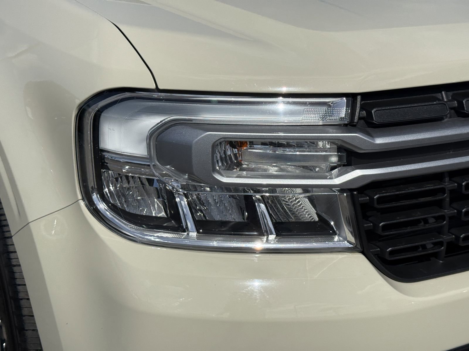 Certified 2024 Ford Maverick Lariat image 9