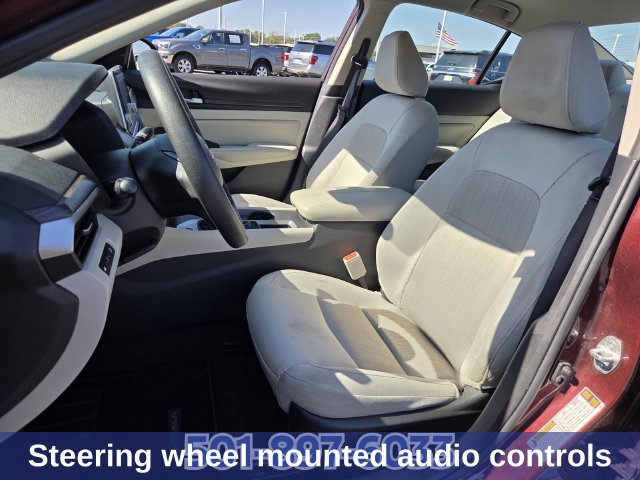 Used 2025 Nissan Altima 2.5 SV FWD image 10
