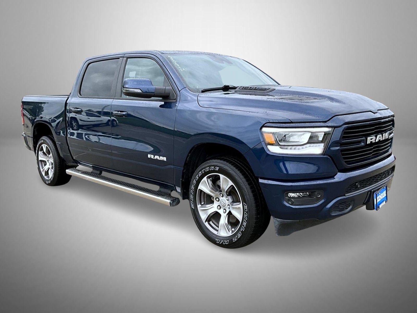 Used 2023 RAM 1500 Laramie AWD/4WD image 3