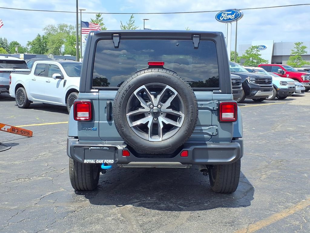 Used 2024 Jeep Wrangler Unlimited w/ Convenience Group AWD/4WD image 22