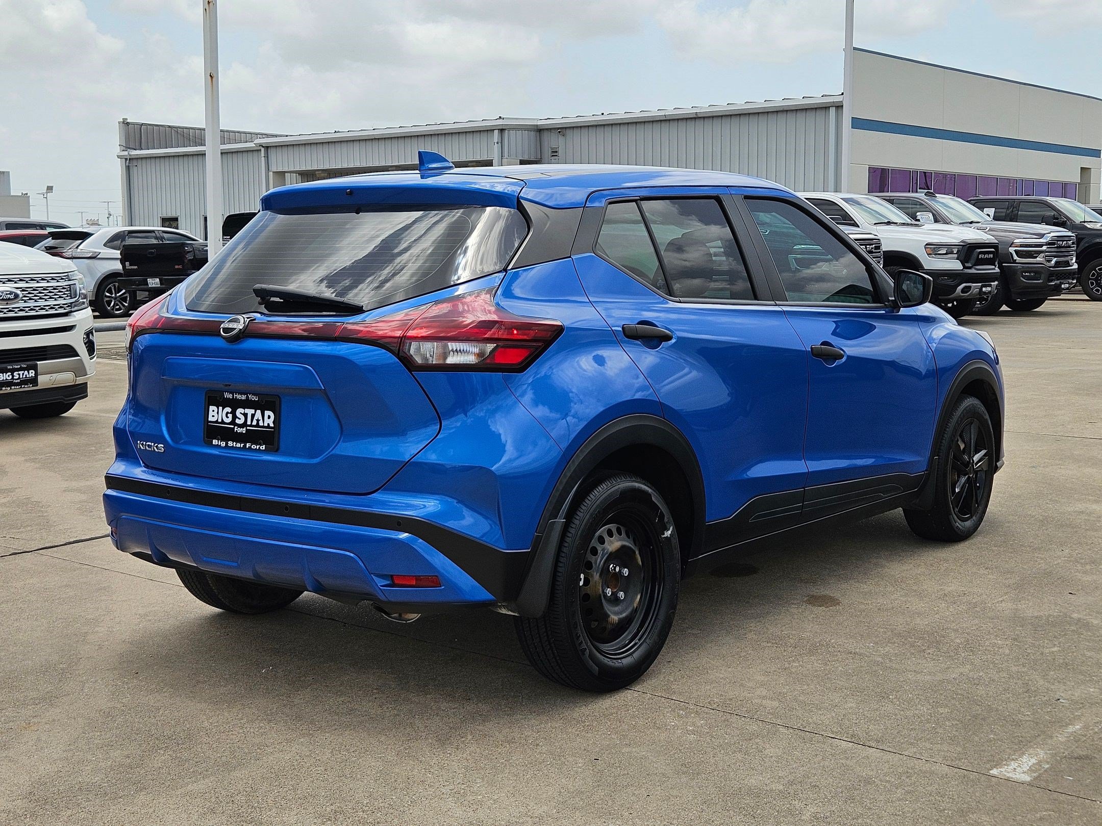 Used 2024 Nissan Kicks S FWD image 3