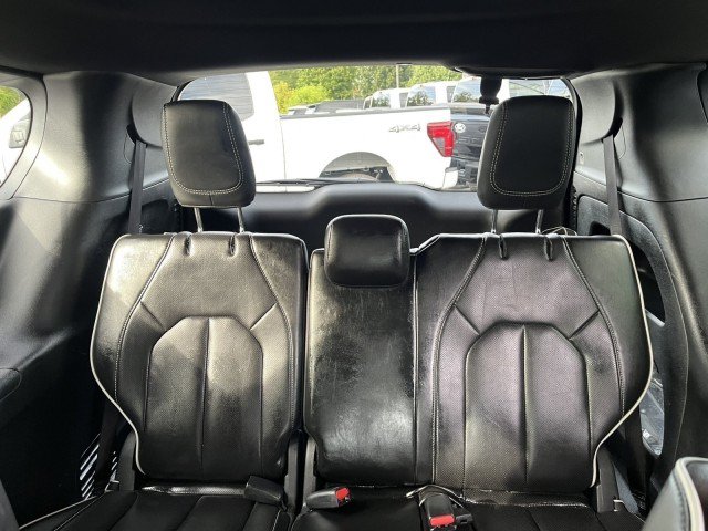Used 2025 Chrysler Pacifica Limited FWD image 12