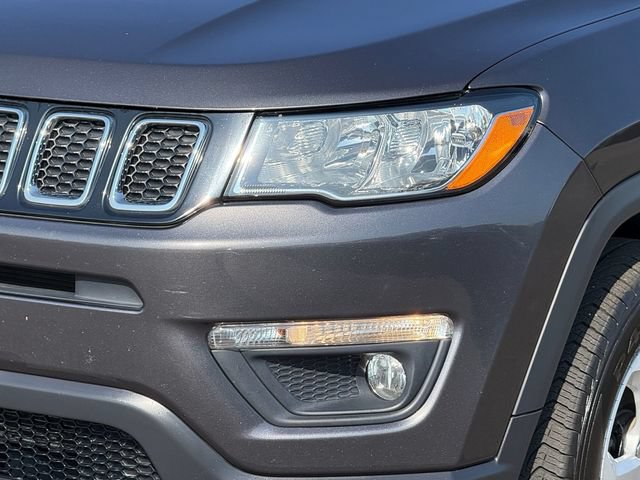 Used 2019 Jeep Compass Latitude w/ Cold Weather Group AWD/4WD image 14