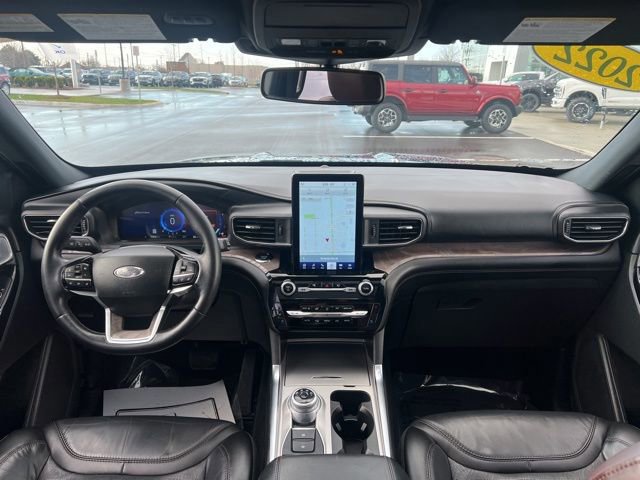 Certified 2022 Ford Explorer Platinum w/ Equipment Group 601A image 21
