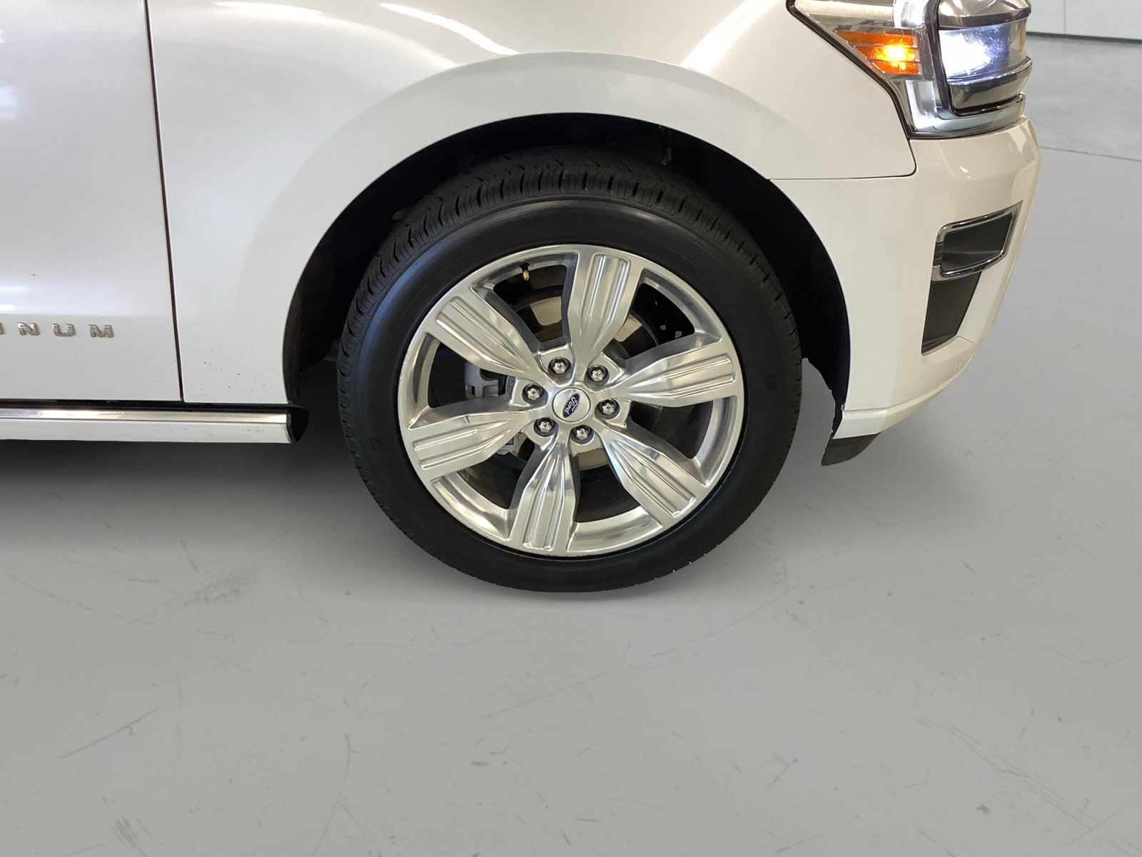 Certified 2023 Ford Expedition Platinum RWD image 9