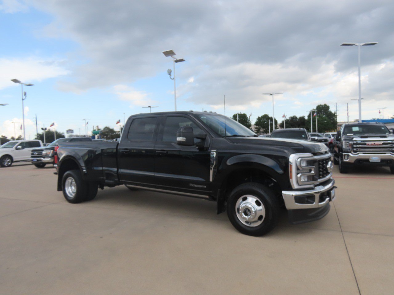 Certified 2025 Ford F350 Lariat AWD/4WD image 6