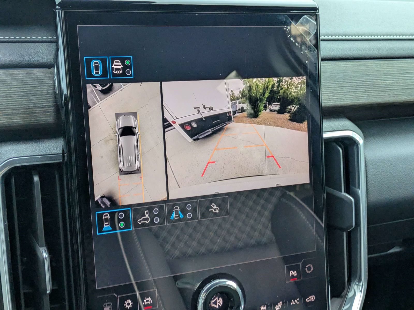 Used 2025 GMC Acadia Denali w/ Super Cruise Package FWD image 10