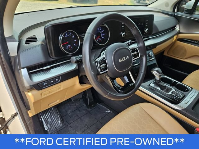Used 2024 Kia Carnival LX FWD image 16