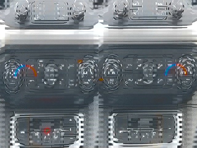 Used 2021 GMC Acadia SLE image 30