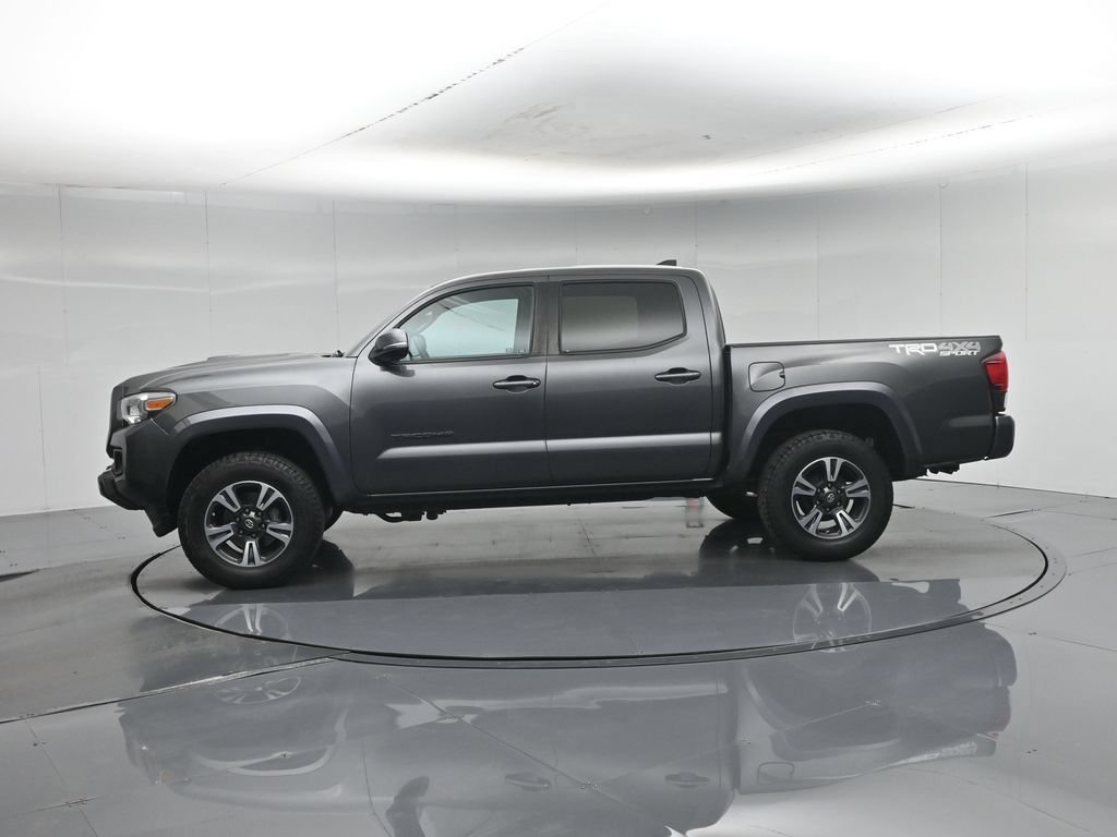 Used 2019 Toyota Tacoma TRD Sport AWD/4WD image 30