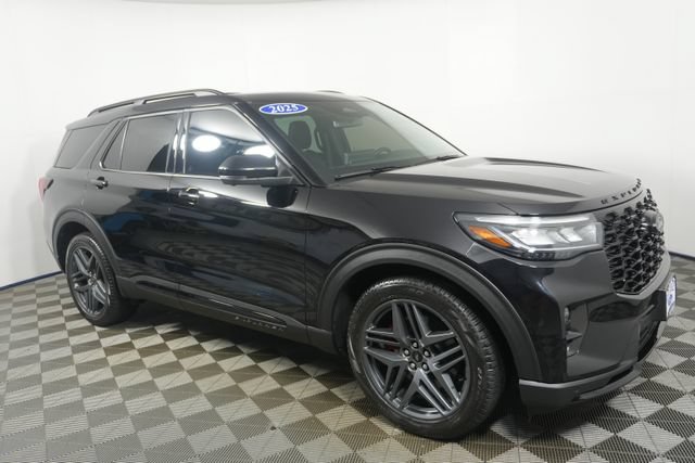 Certified 2025 Ford Explorer ST AWD/4WD image 1