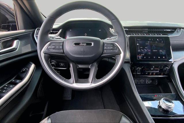 Used 2023 Jeep Grand Cherokee L Laredo RWD image 6