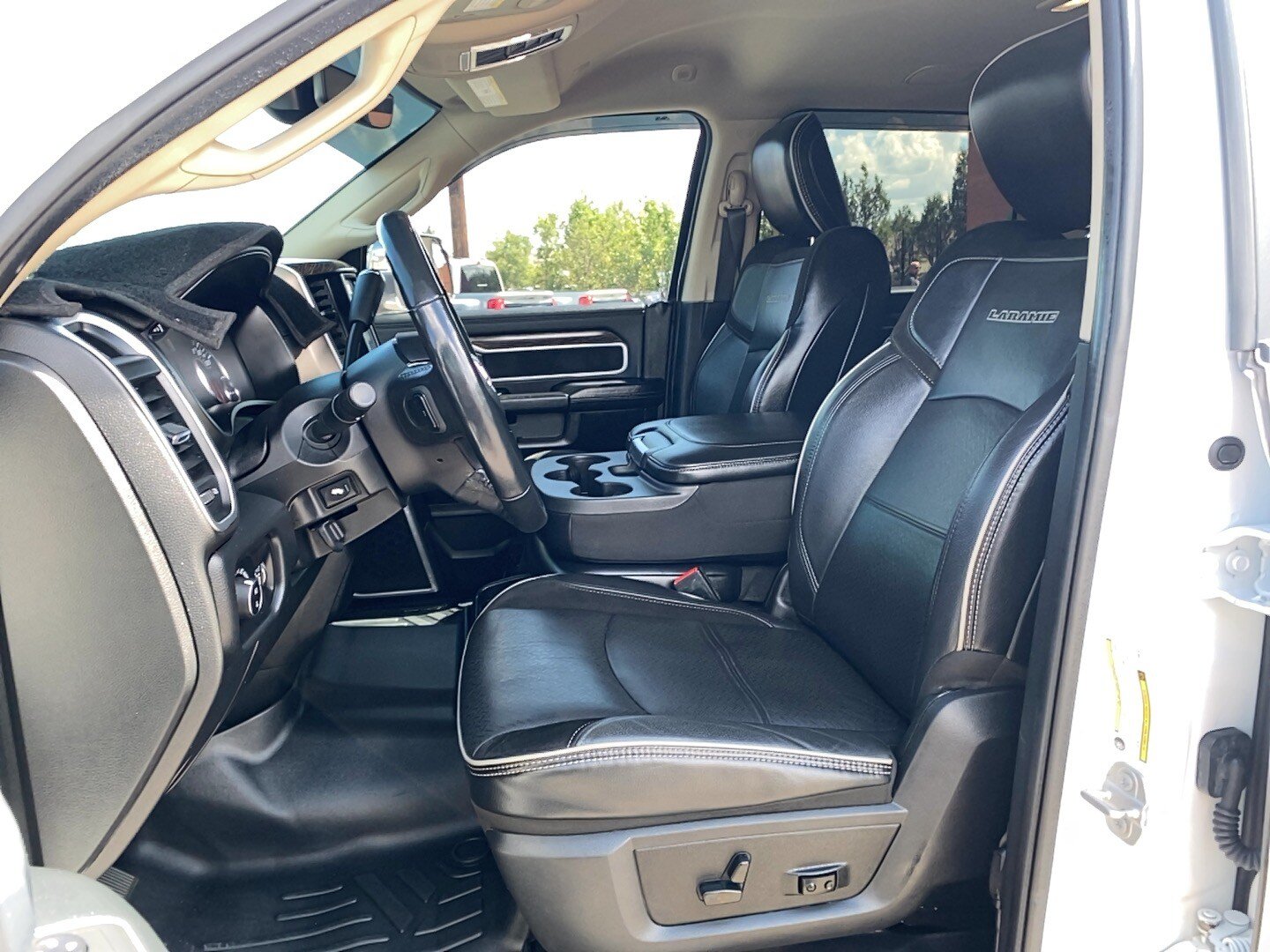 Used 2020 RAM 2500 Laramie AWD/4WD image 11