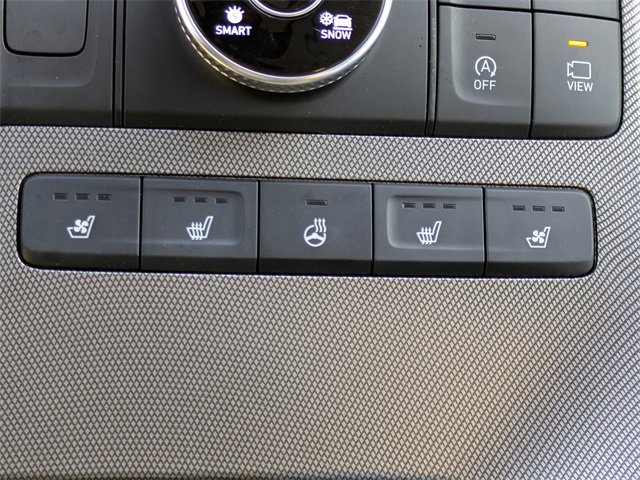 Used 2022 Hyundai Palisade Limited w/ Winter Package image 24