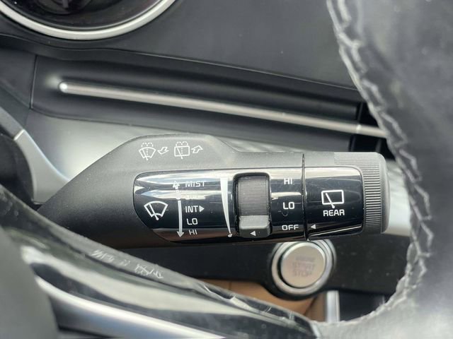 Used 2023 Kia Carnival LX FWD image 30