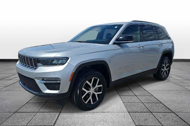 Used 2024 Jeep Grand Cherokee Limited AWD/4WD image 1