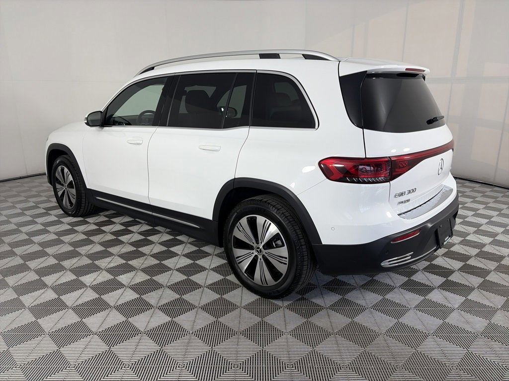 Used 2023 Mercedes-Benz EQB 300 4MATIC image 3