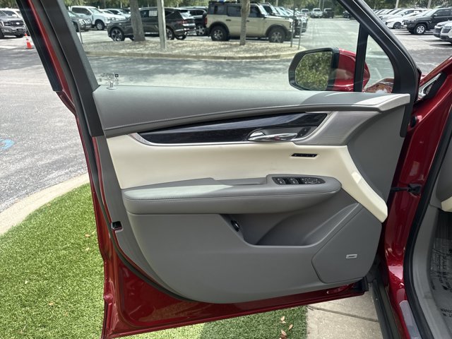 Used 2021 Cadillac XT6 Premium Luxury FWD image 12