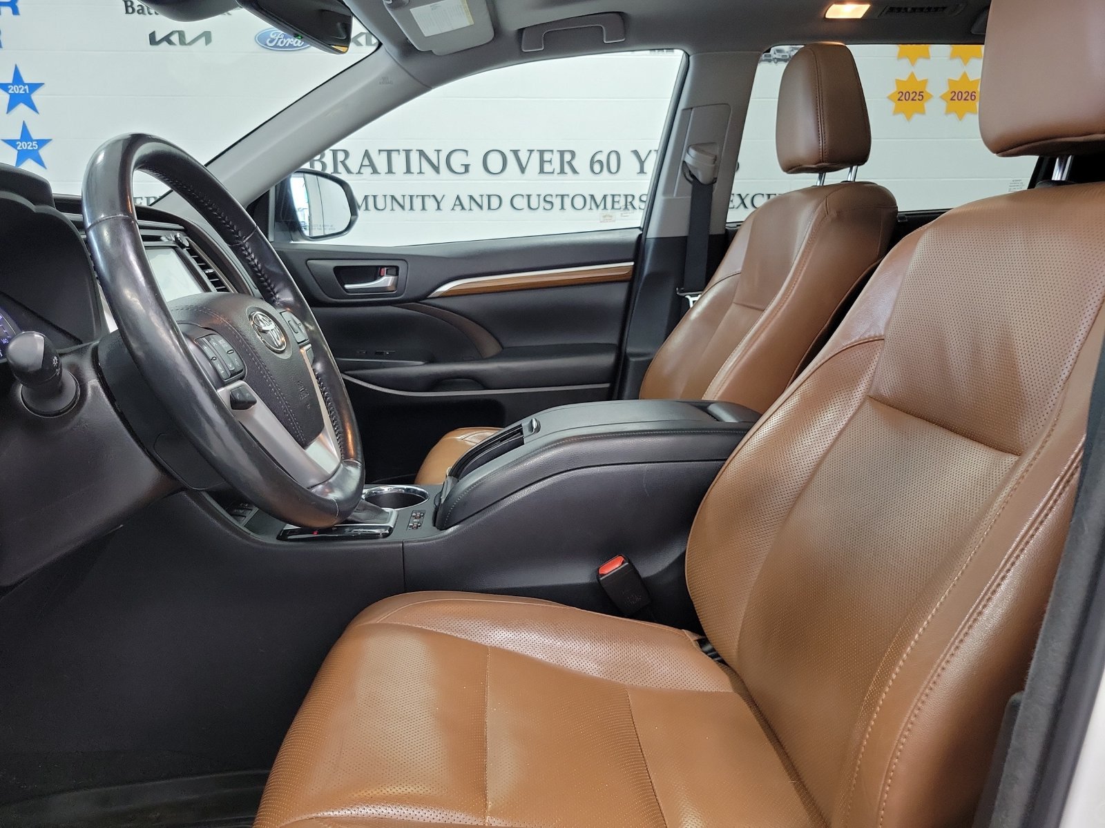 Used 2018 Toyota Highlander Limited Platinum AWD/4WD image 8