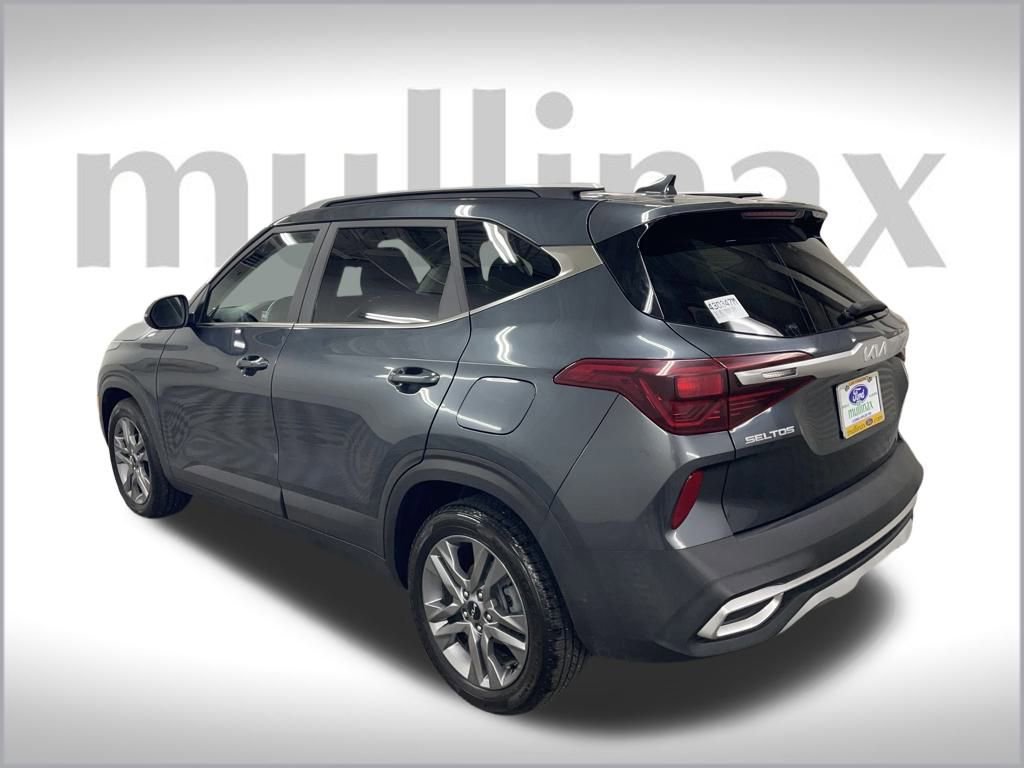 Used 2023 Kia Seltos S image 3