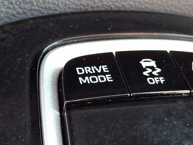 Used 2025 Toyota Corolla LE FWD image 23