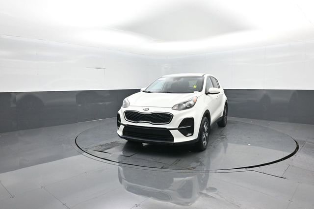 Used 2020 Kia Sportage LX image 3