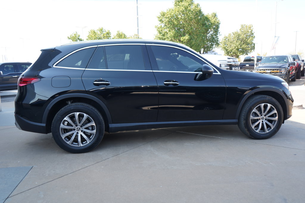 Used 2024 Mercedes-Benz GLC 300 4MATIC image 9
