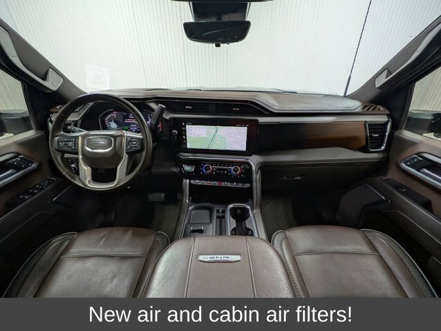 Used 2025 GMC Sierra 2500 Denali w/ Denali Reserve Package AWD/4WD image 3