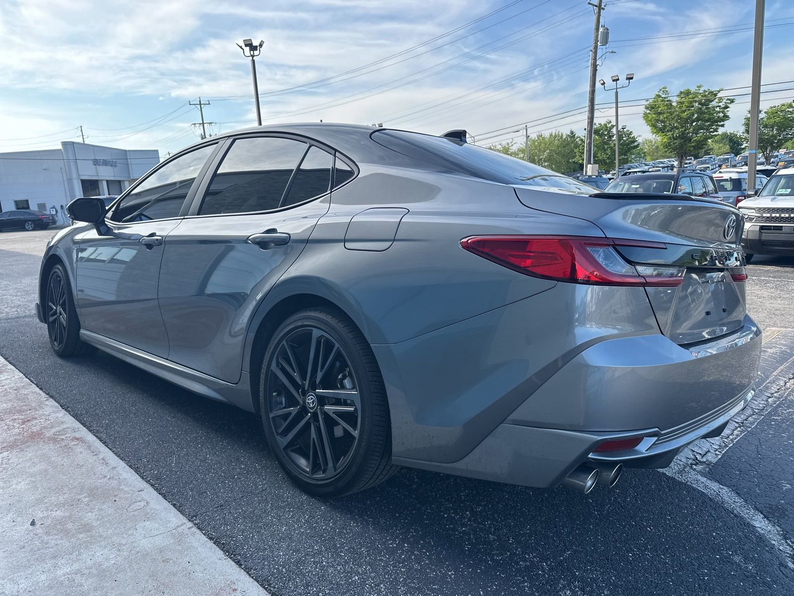 Used 2025 Toyota Camry XSE FWD image 4