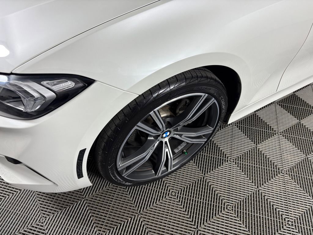 Used 2023 BMW 330i xDrive Sedan w/ Premium Package image 10