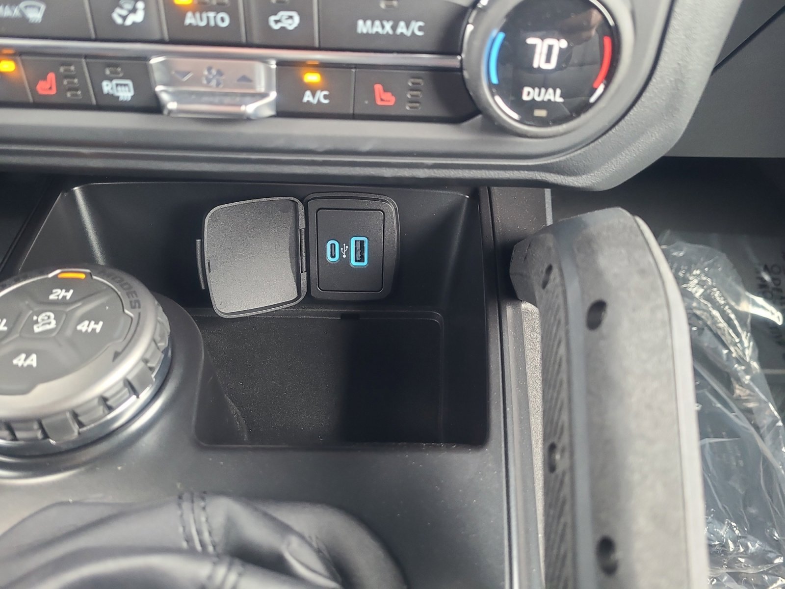 Certified 2025 Ford Bronco Badlands image 34