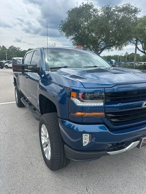 Used 2018 Chevrolet Silverado 1500 LT w/ All Star Edition AWD/4WD image 8