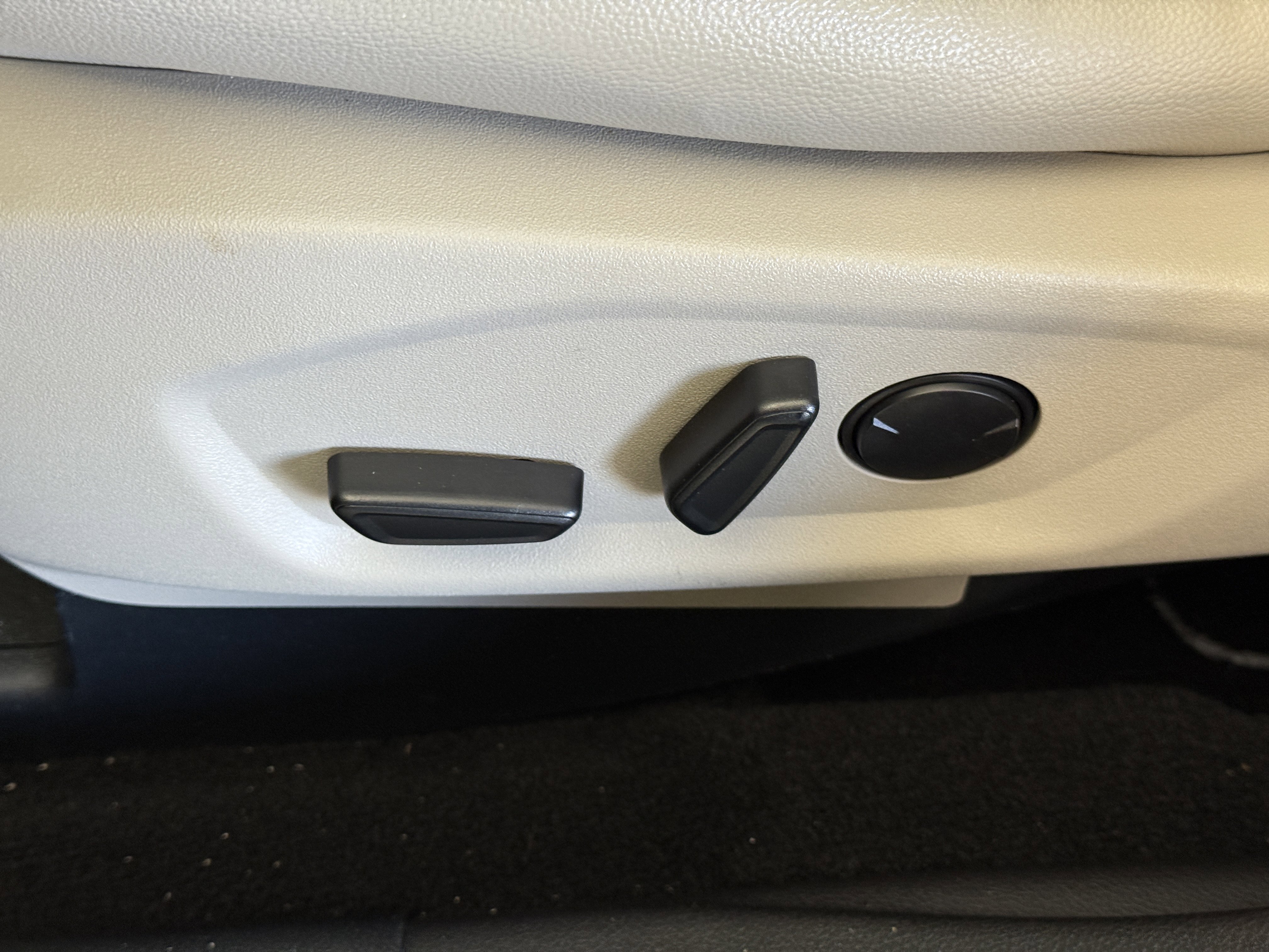 Certified 2019 Ford Explorer Limited w/ Ford Safe & Smart Package image 19