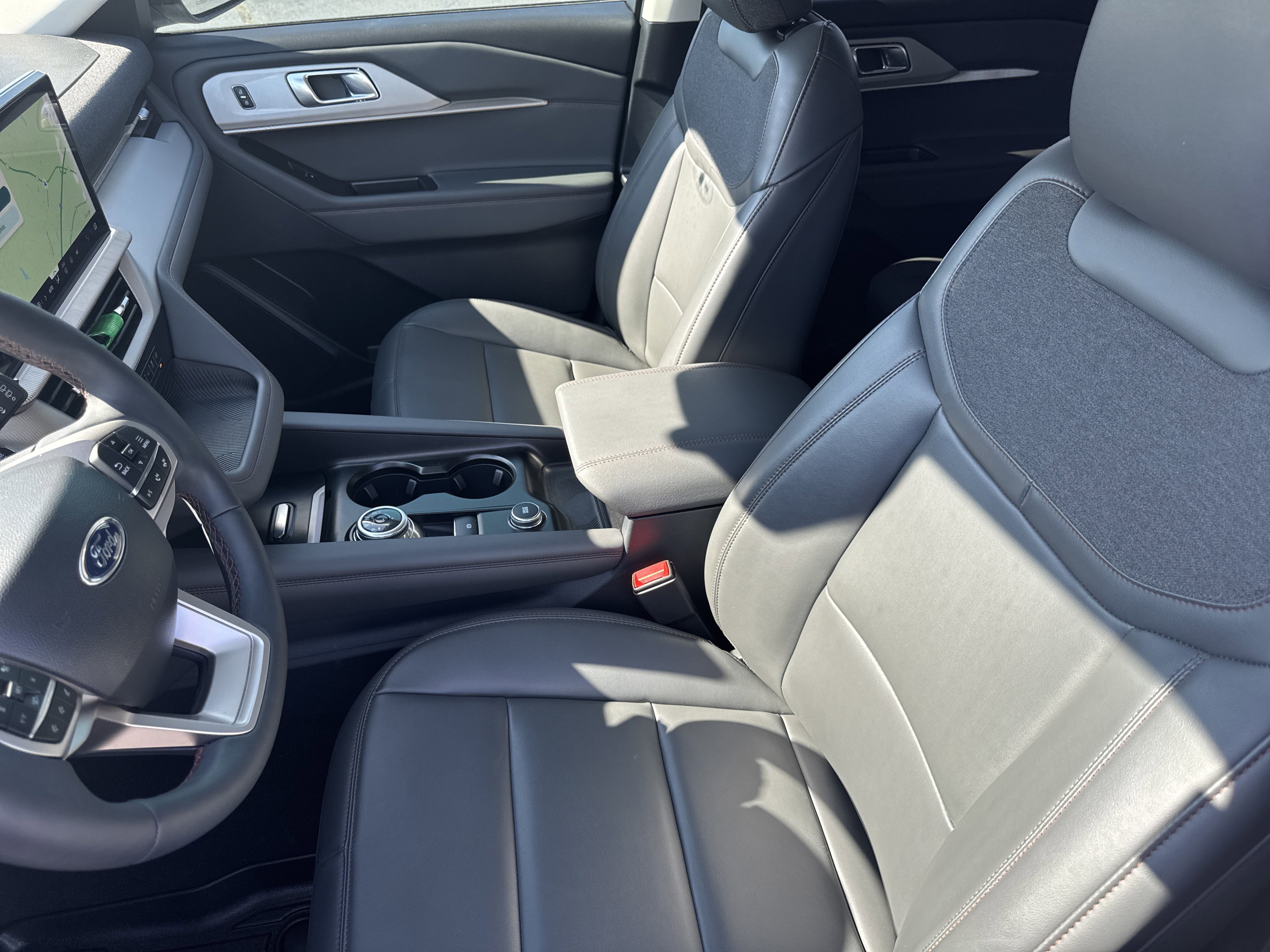 Certified 2025 Ford Explorer Active w/ Active Comfort Package image 29