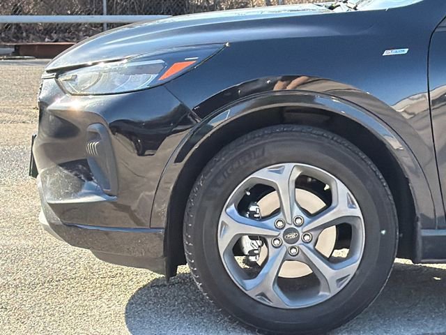 Certified 2024 Ford Escape ST-Line w/ Tech Pack #1 image 5