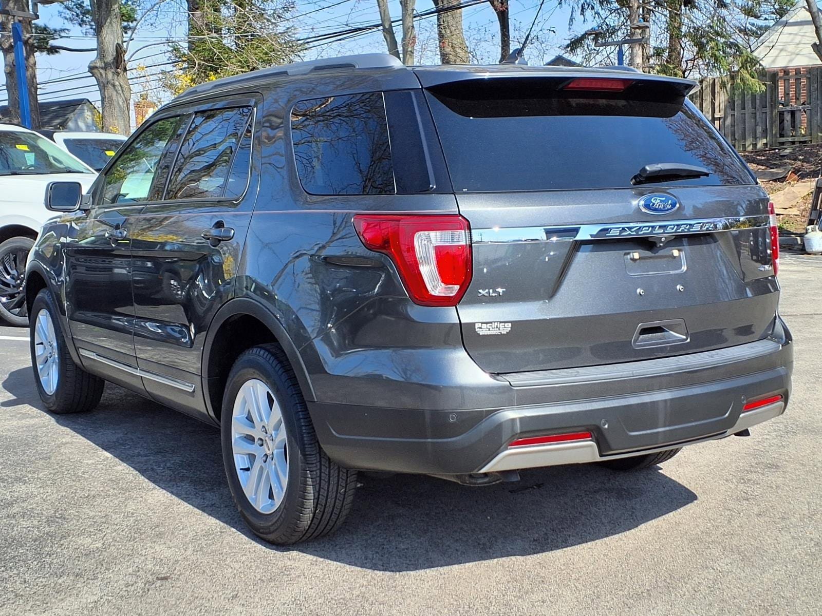 Certified 2019 Ford Explorer XLT w/ Equipment Group 202A AWD/4WD image 6