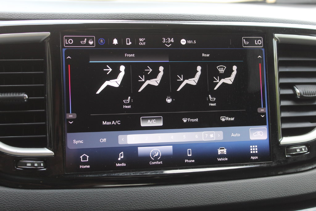 Used 2024 Chrysler Pacifica Touring-L FWD image 18
