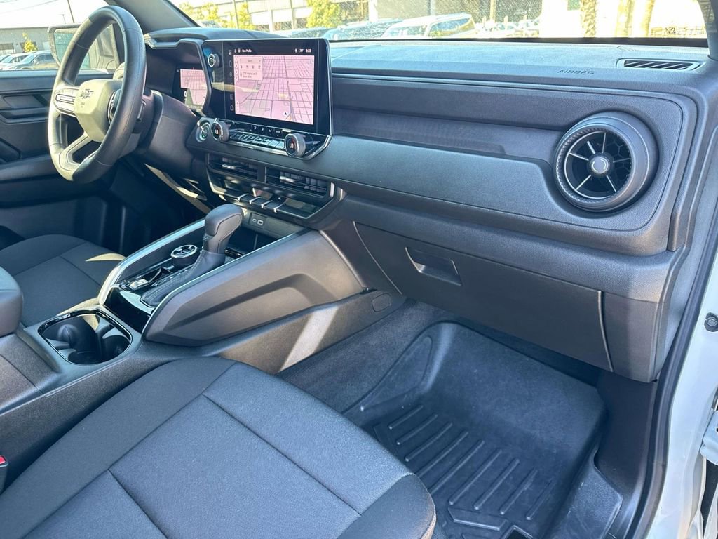 Used 2025 Chevrolet Colorado Trail Boss image 16