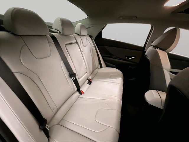 Used 2025 Hyundai Elantra Limited FWD image 26