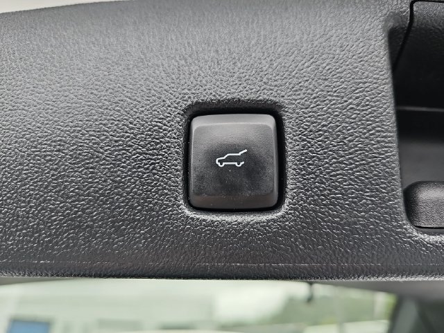 Certified 2022 Ford Escape SE w/ SE Sport Appearance Package FWD image 15