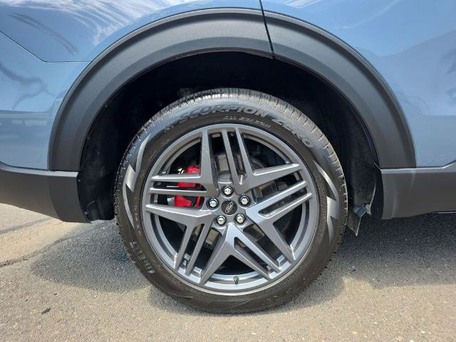Certified 2025 Ford Explorer ST-Line w/ Premium Package AWD/4WD image 12