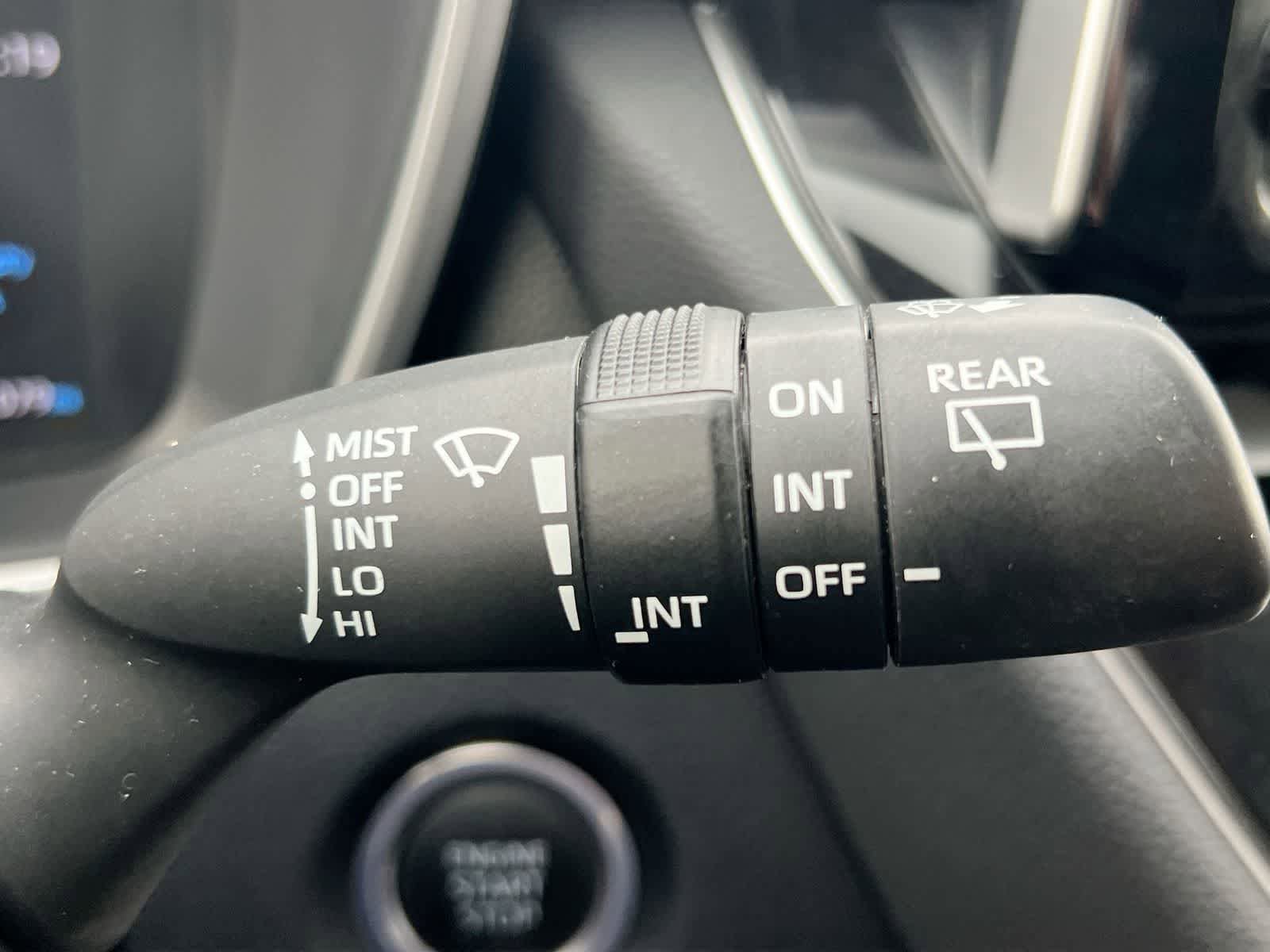 Used 2022 Toyota Corolla SE FWD image 25
