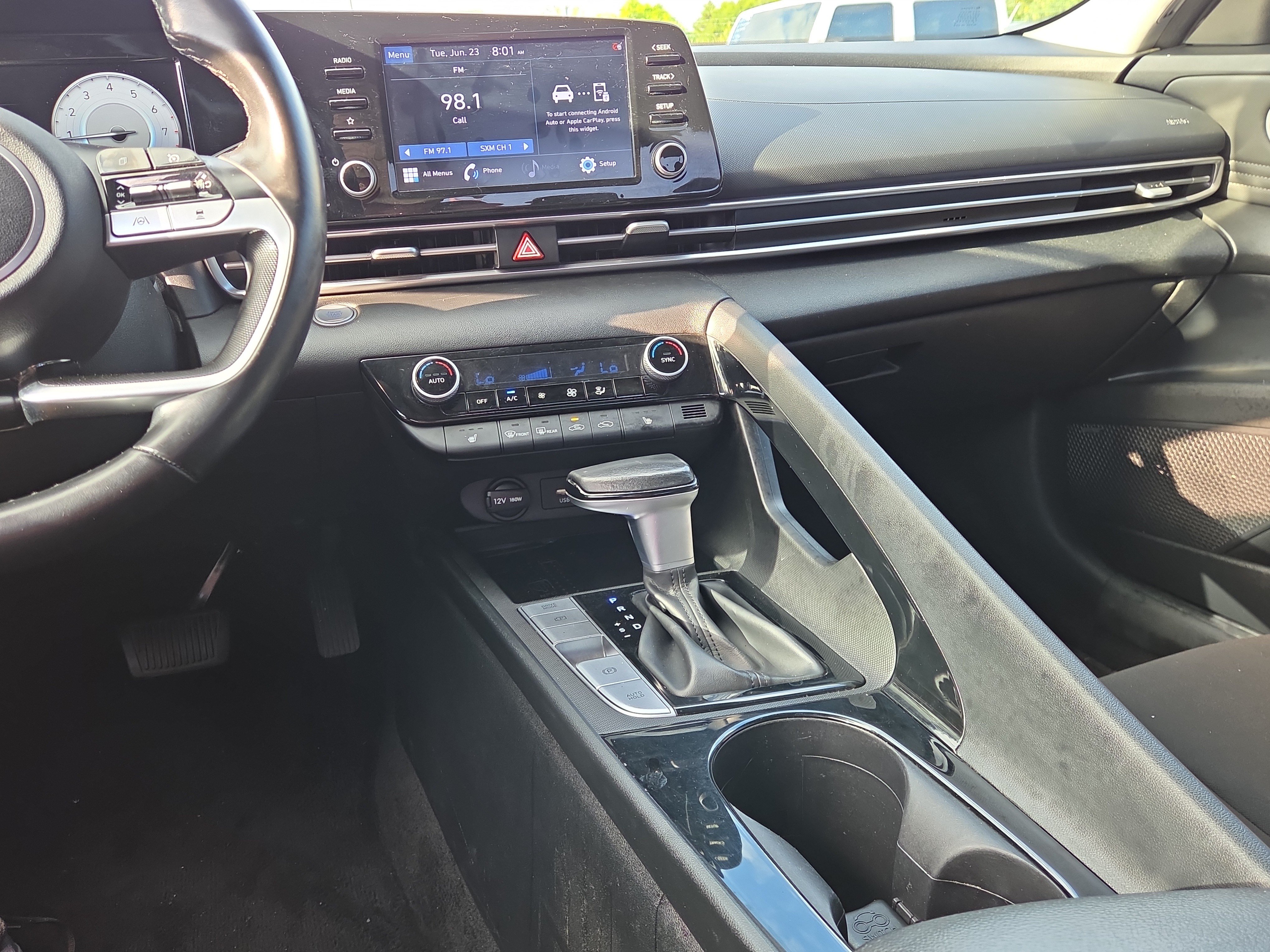 Used 2022 Hyundai Elantra SEL w/ Convenience + Premium Package FWD image 24