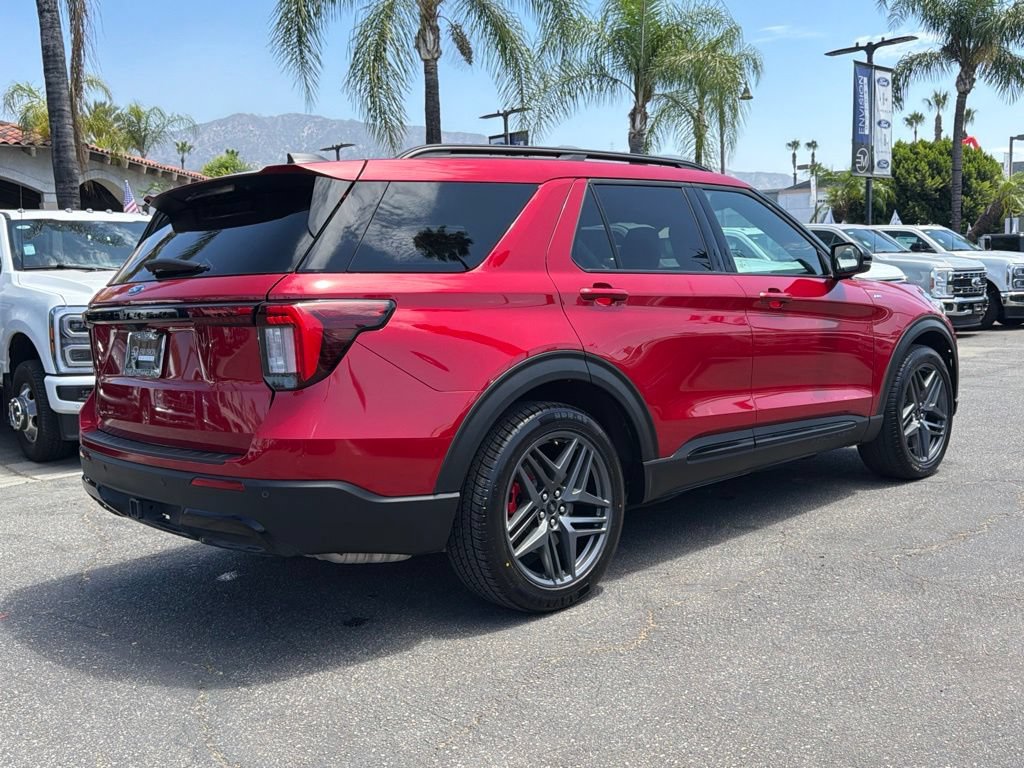 Certified 2025 Ford Explorer ST-Line w/ Premium Package RWD image 13