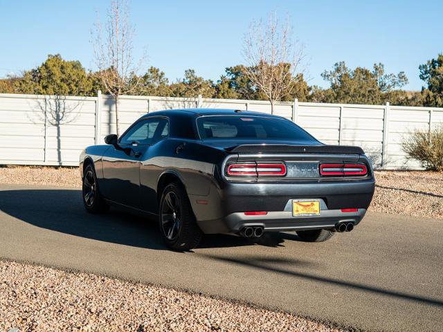 Used 2018 Dodge Challenger SXT image 5