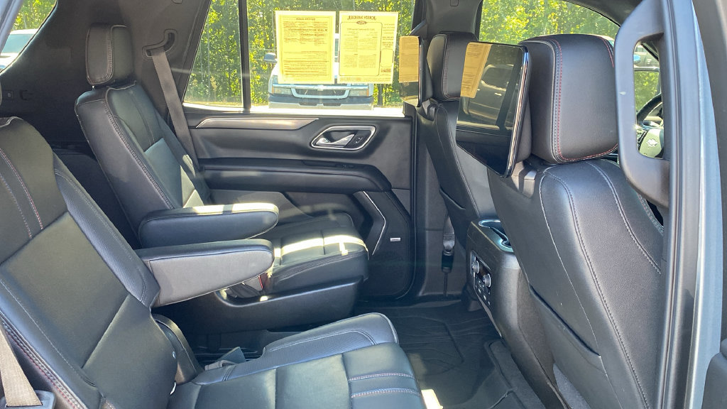 Used 2021 Chevrolet Tahoe RST w/ Luxury Package RWD image 13