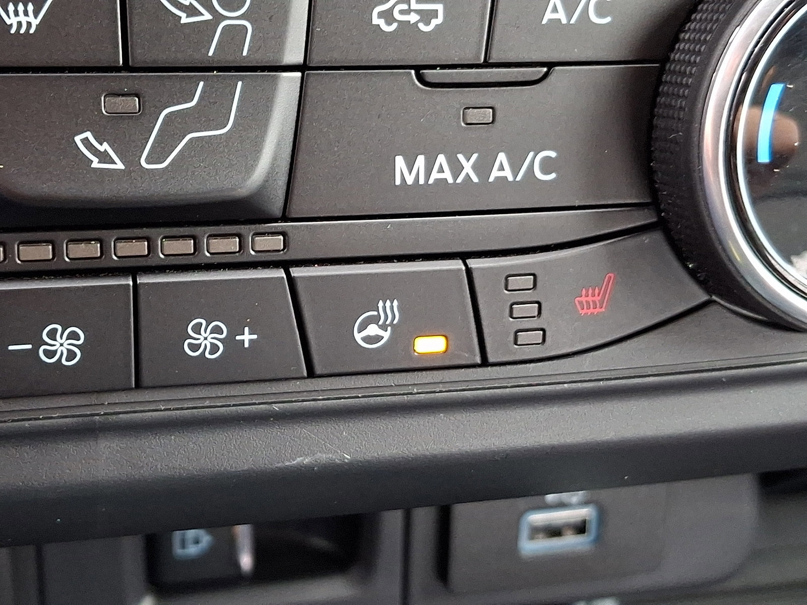 Certified 2024 Ford Maverick Lariat w/ Black Appearance Package FWD image 24